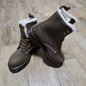 Dr. Martens Pascal Bex Fur Lined Boots  – Women’s Size 7, Water Resistant NWOT